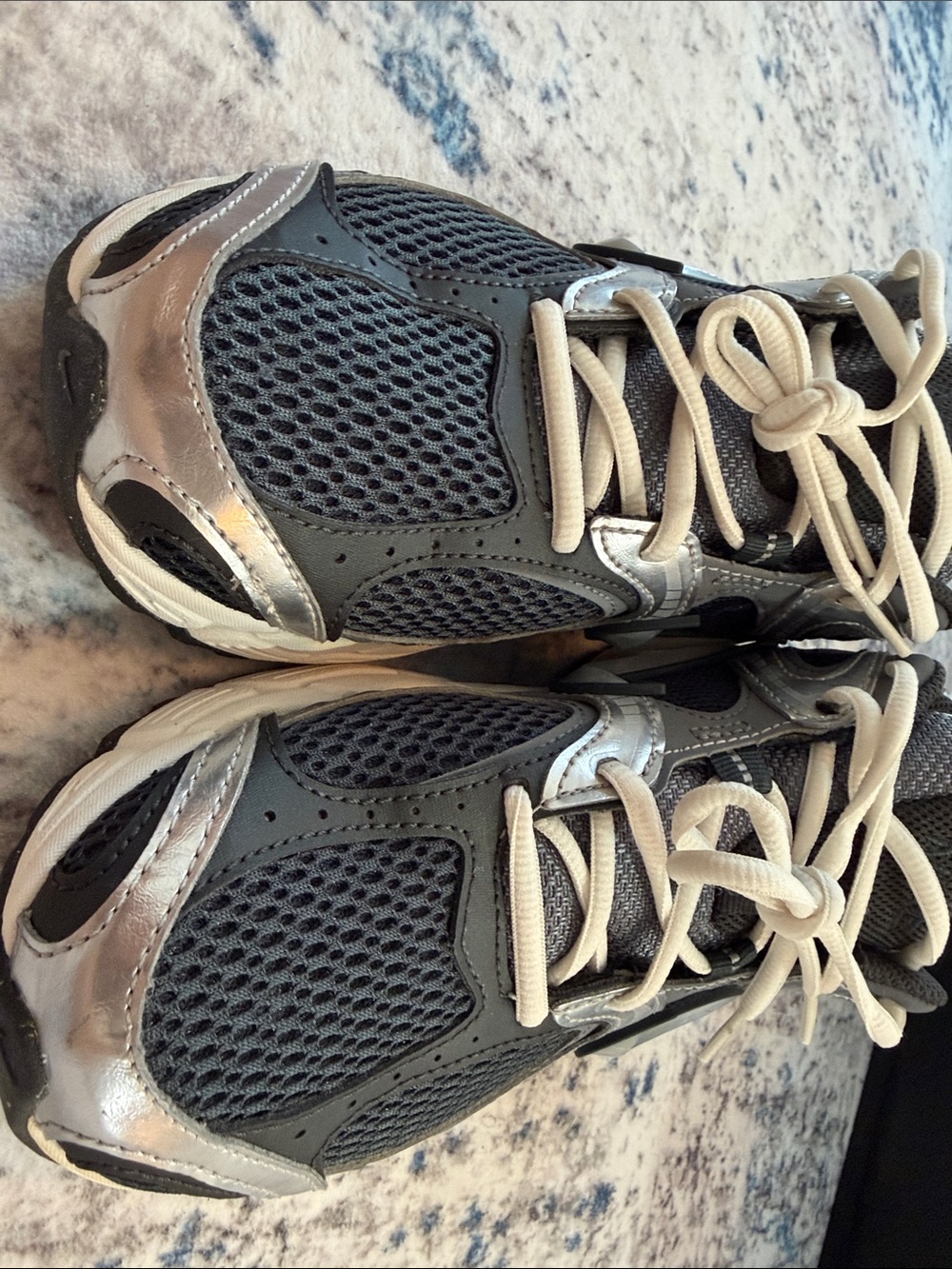 Nike V5 RNR in the Seaweed/Metallic Silver/Anthracite/Smoke Grey/Sai - Picture 3 of 7